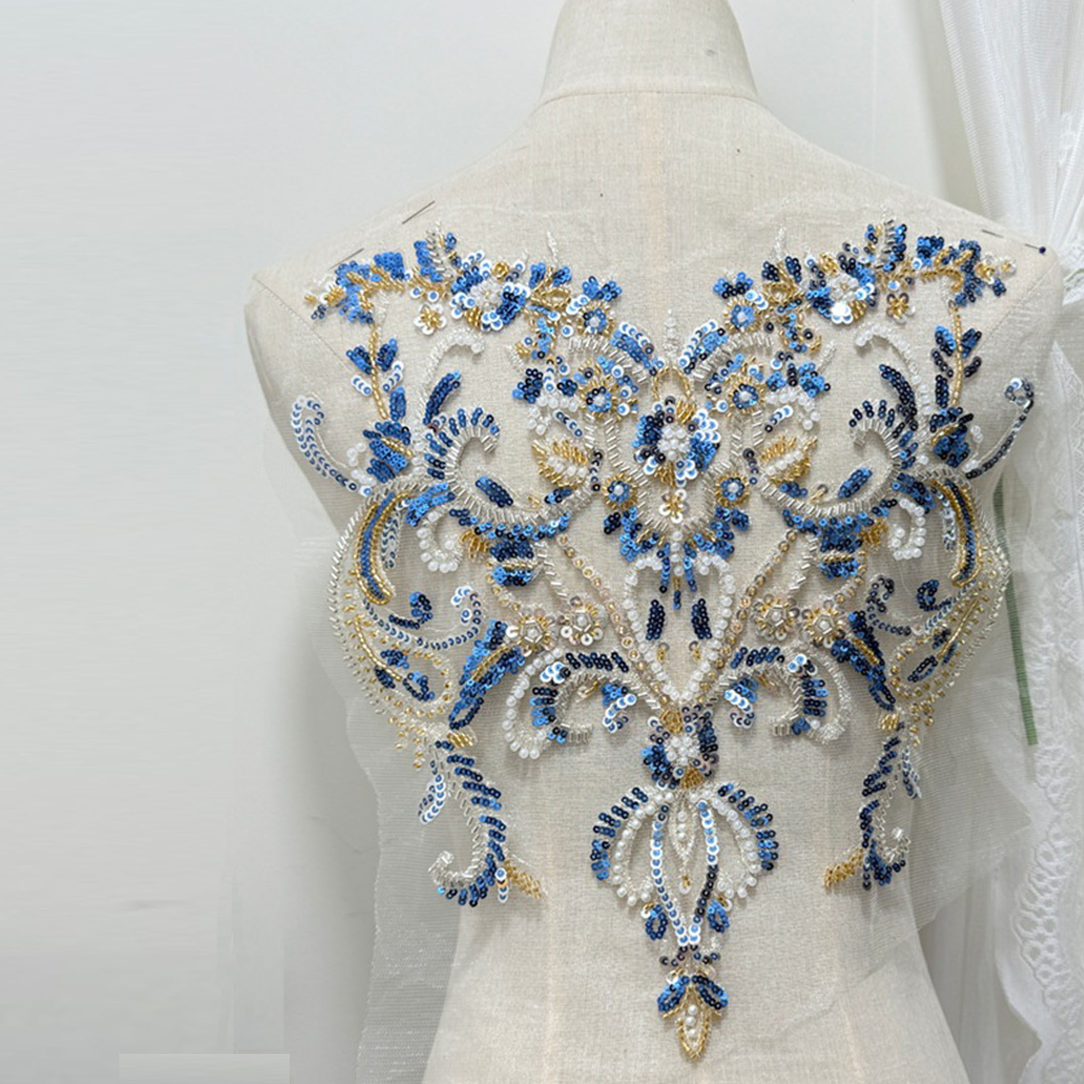 Luxury rhinestone beaded embro - Luxury Lifestyle Photography recension och pris