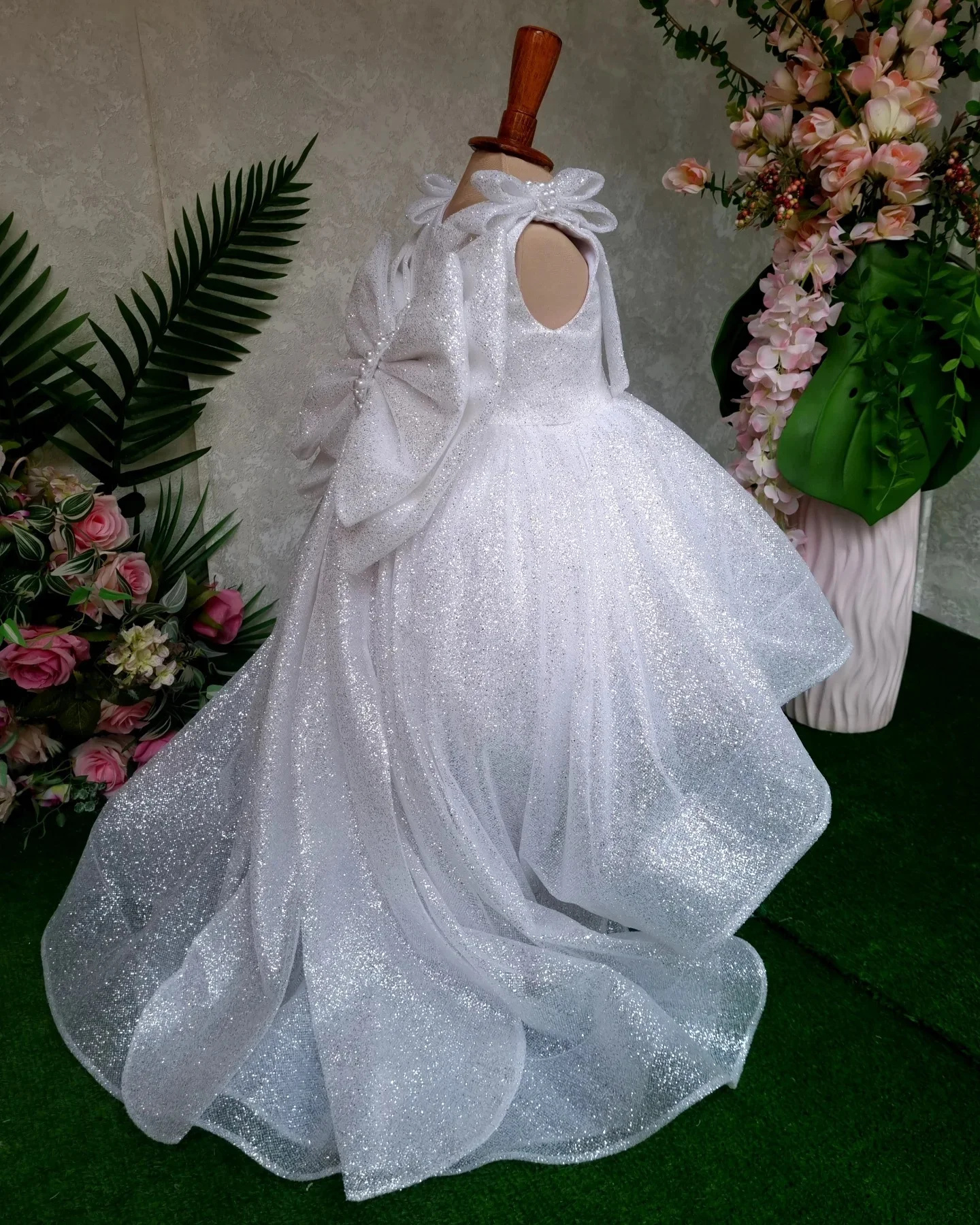Customized Luxury Flower Girl  - Luxury Lifestyle Photography recension och pris