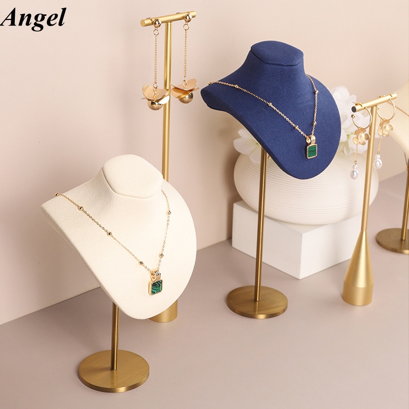 Luxury Velvet Jewelry Display  - Luxury Lifestyle Photography recension och pris
