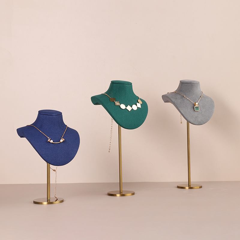 Luxury Velvet Jewelry Display  - Luxury Lifestyle Photography recension och pris