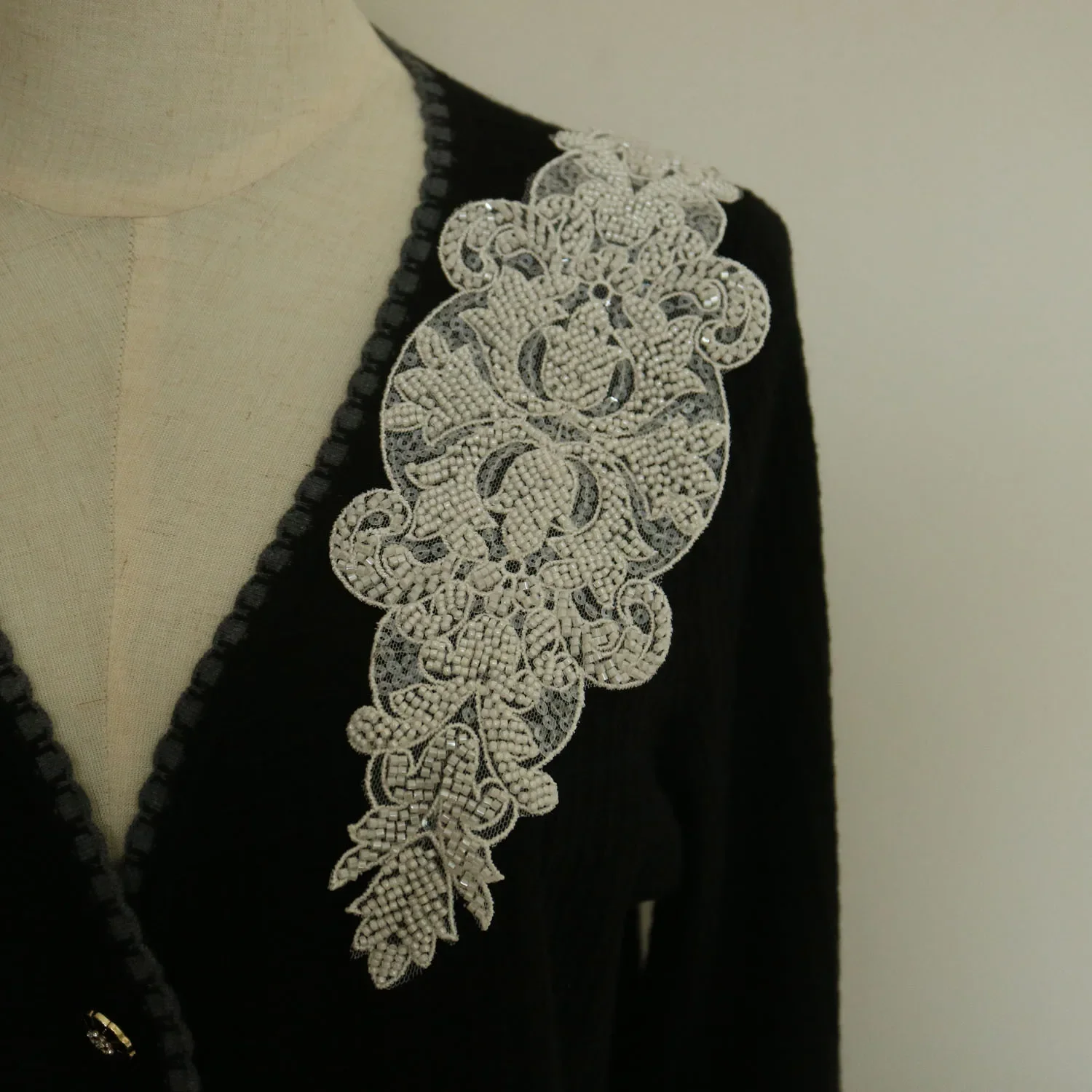 Luxury flower beaded embroider - Luxury Lifestyle Photography recension och pris